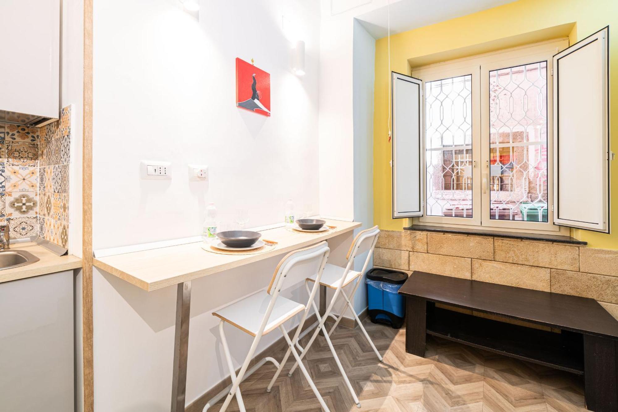 Apartment Room21 By Domusextra Naples